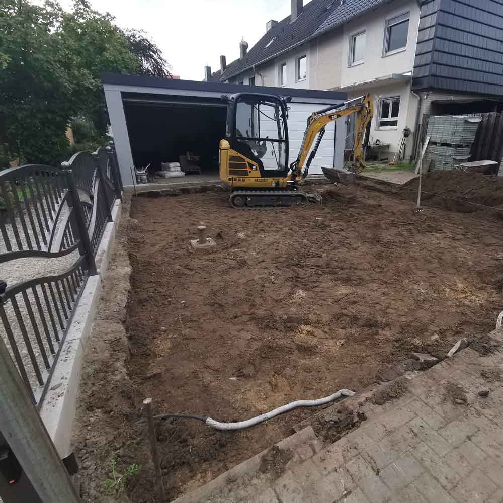 Einfahrt vor den Pflasterarbeiten